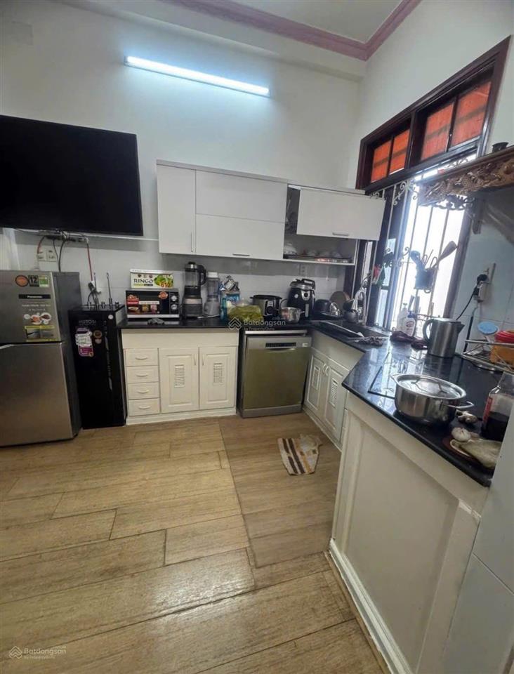 Bán nhà 5 tầng gần hòn chồng 60m², 4pn, đường 5m, sổ hồng, khai thác thuê tốt