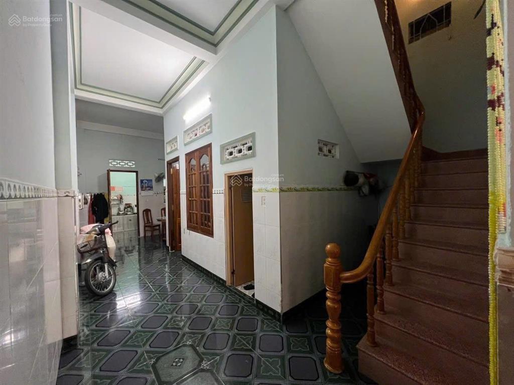 Nhà 3 tầng mặt tiền hoàng trinh gần biển, 104,8m², 4pn, sân thượng rộng, tiện ở kd đầu tư