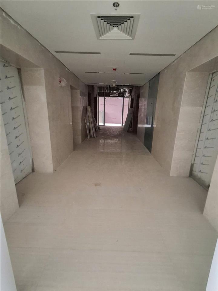Chính chủ cho thuê gấp văn phòng hạng b đường phạm hùng