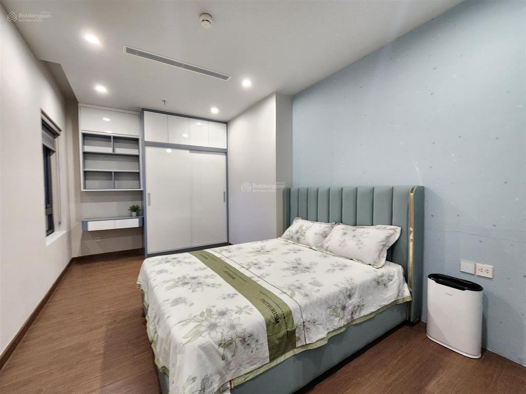 Cho thuê căn hộ giá cực rẻ 2pn 76m2 full 14tr5tr/tháng tại rivera park.  0961 303 *** (e tuyên)