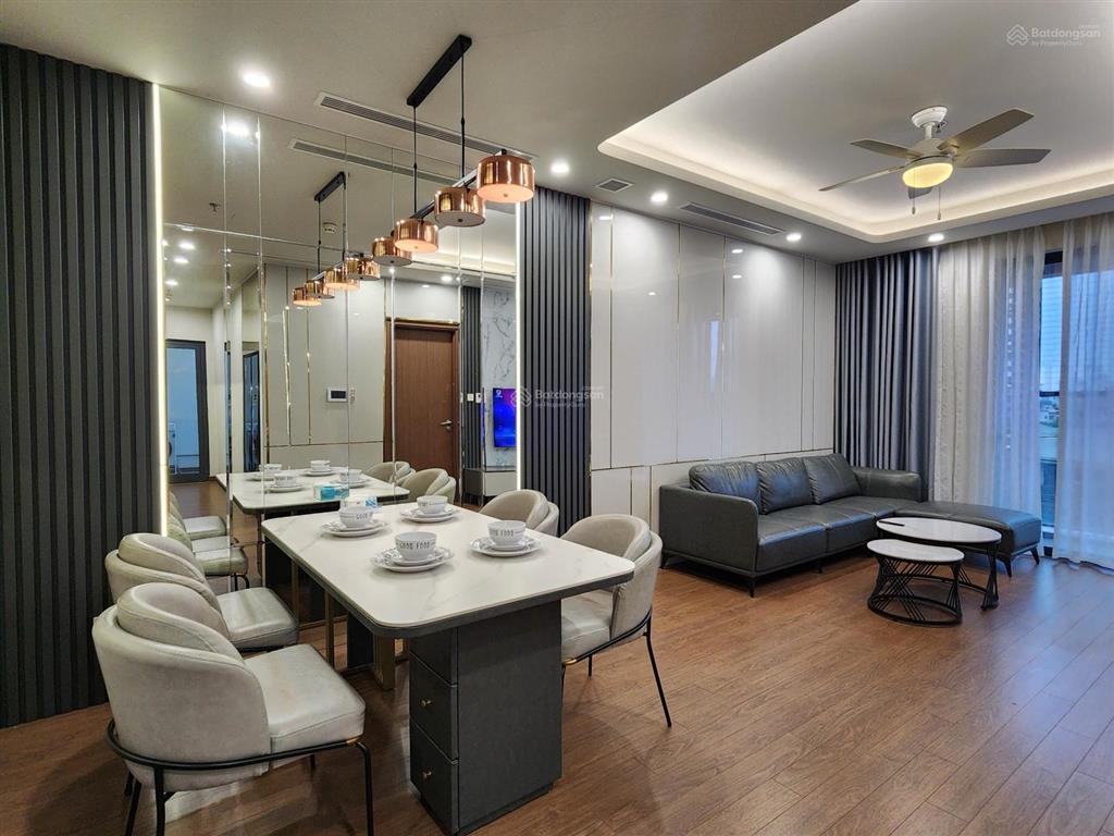 Cho thuê căn hộ giá cực rẻ 2pn 76m2 full 14tr5tr/tháng tại rivera park.  0961 303 *** (e tuyên)