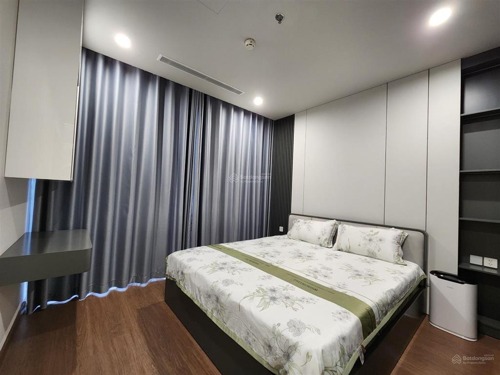 Cho thuê căn hộ giá cực rẻ 2pn 76m2 full 14tr5tr/tháng tại rivera park.  0961 303 *** (e tuyên)