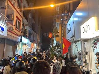 Cho thuê mặt bằng kinh doanh phố mua sắm thời trang