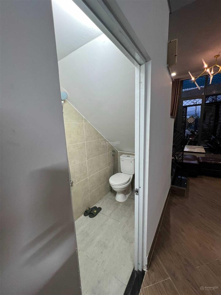 Chính chủ bán nhà phố quận 12 102,9m2 mặt tiền 8m hẻm ô tô sổ hồng