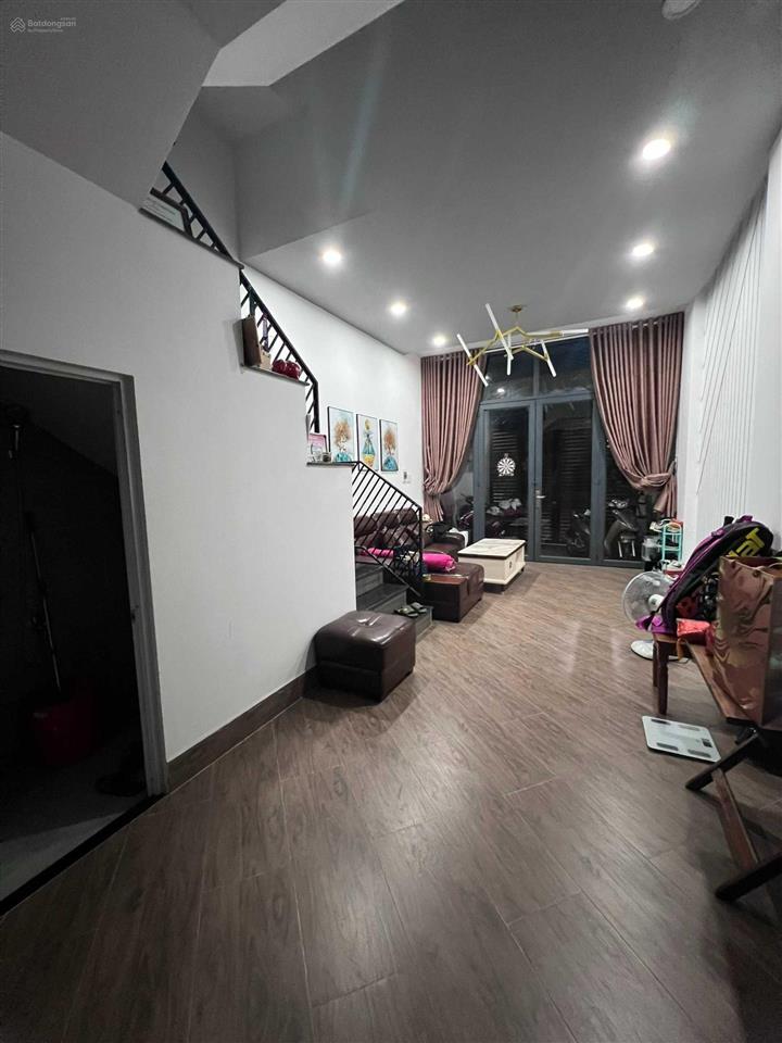 Chính chủ bán nhà phố quận 12 102,9m2 mặt tiền 8m hẻm ô tô sổ hồng