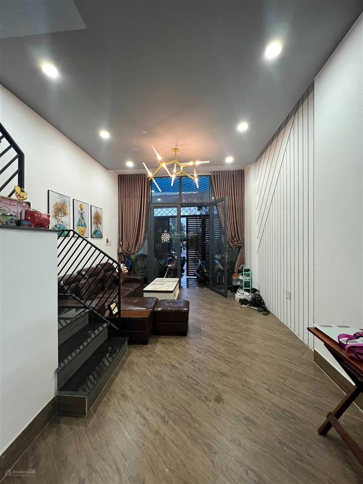Chính chủ bán nhà phố quận 12 102,9m2 mặt tiền 8m hẻm ô tô sổ hồng