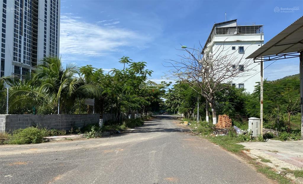 Chính chủ bán lô góc 148 siêu đẹp  34m mặt tiền