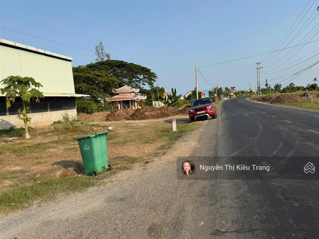 Hàng sốc mặt tiền nhựa tl877b  giá từ 450tr | đón sóng ven biển