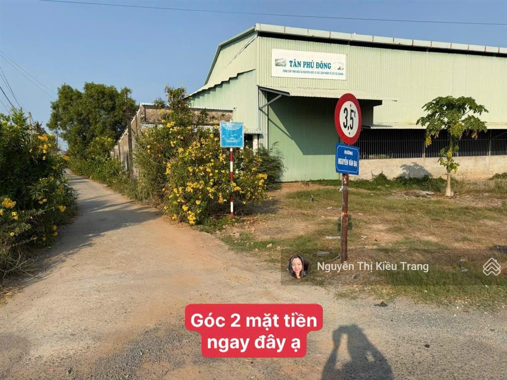 Hàng sốc mặt tiền nhựa tl877b  giá từ 450tr | đón sóng ven biển