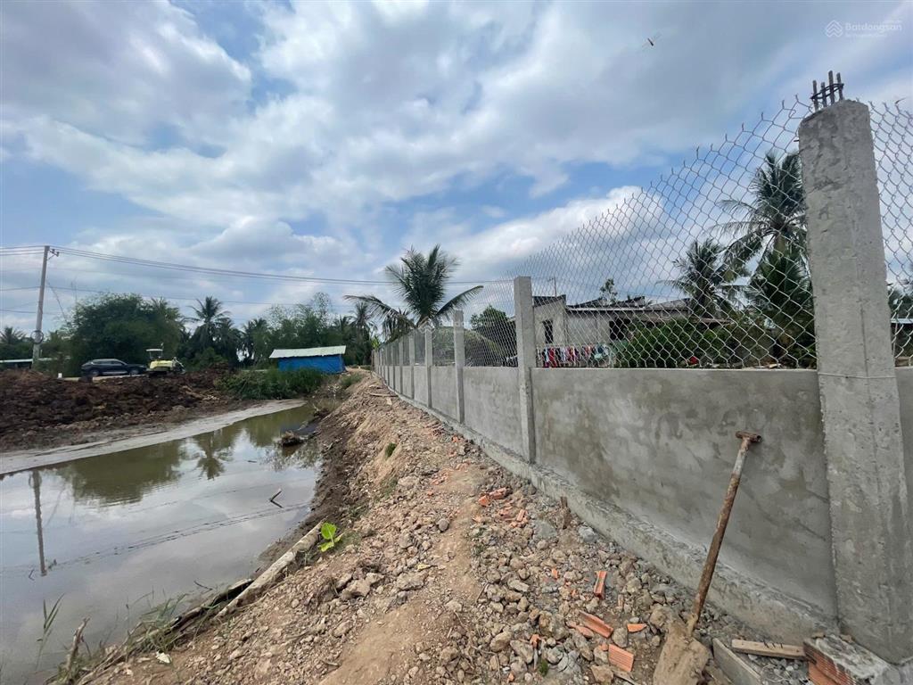 2,563m2 ven sông mekong tiền giang có thổ cư, có kè xây kiên cố giá nào cho nhà đầu tư nhanh?
