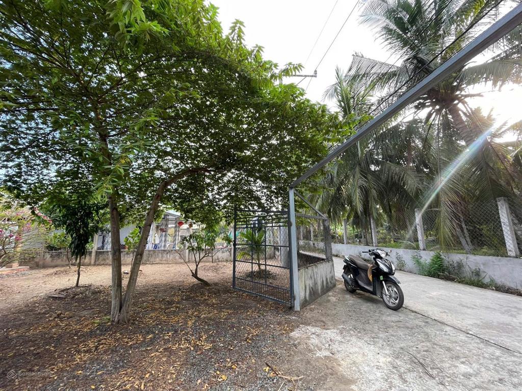 Vườn trái cây 696m2 có 100m2 thổ cư sẵn chòi nghỉ, giá 799 triệu tân phú đông