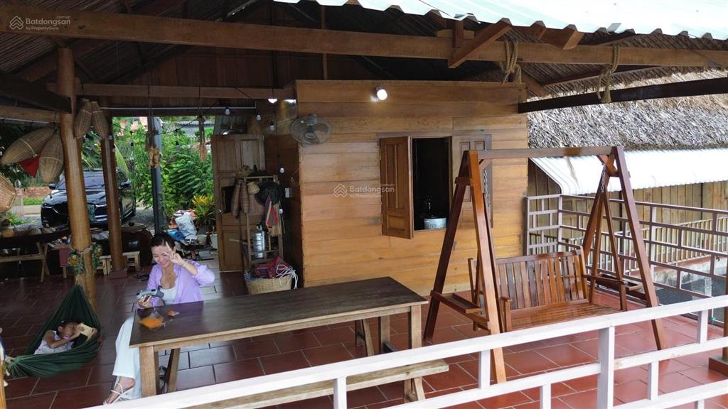 Nhà gỗ bên sông sát phà bình ninh 400m² thổ cư, sẵn kè kiên cố