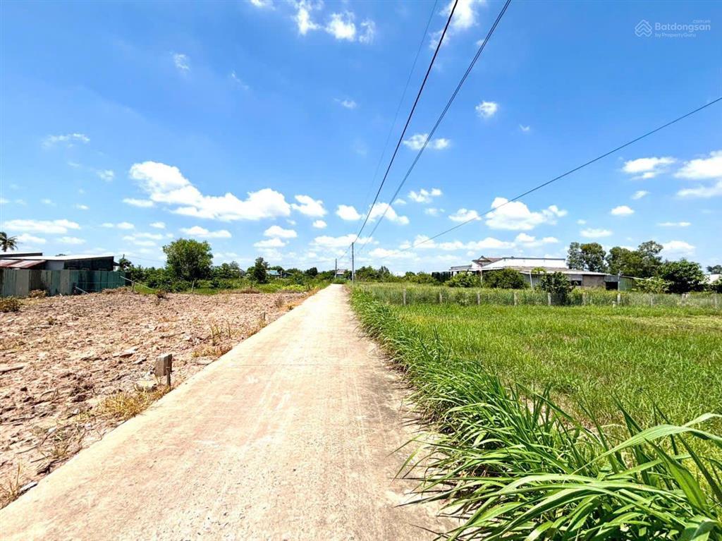 Đất thổ cư trung tâm chợ phú thạnh gần phà tân long  tân phú đông tg giá  165 triệu/nền