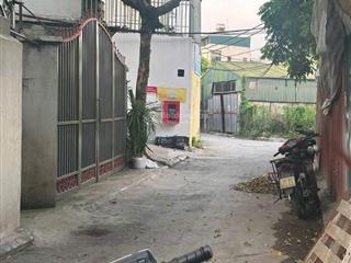 Bán đất cự khối, long biên 52,6m², ô tô vào đất, mặt tiền 4,5m, gần trường chợ, 125 triệu/m²