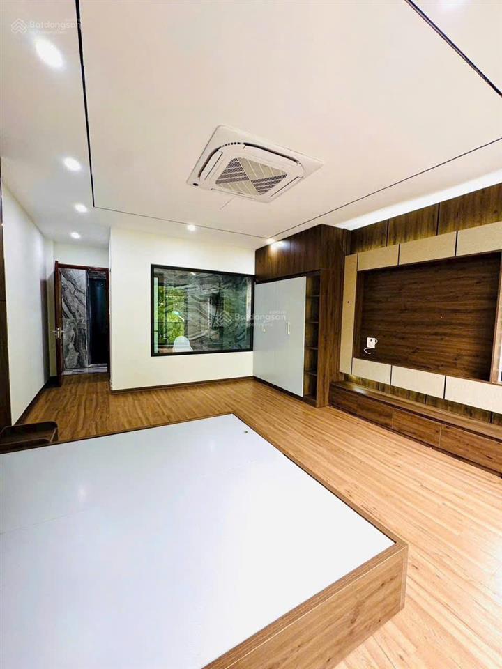 Bán nhà lô góc bát khối, long biên 50m², 6 tầng thang máy, gara ô tô, gần aeon mall, 15,9 tỷ
