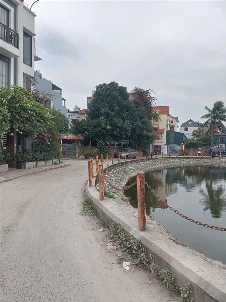 Gấp! 60m2 mặt hồ cự khối long biên, mt 4.5m, đường 5m, vỉa hè, view thoáng, 139tr/m2