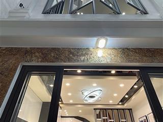 Do cần mua nhà to hơn gia đình tôi cần bán nhà ngõ văn hương tôn đức thắng. diện tích 27m2 x 5 tầng