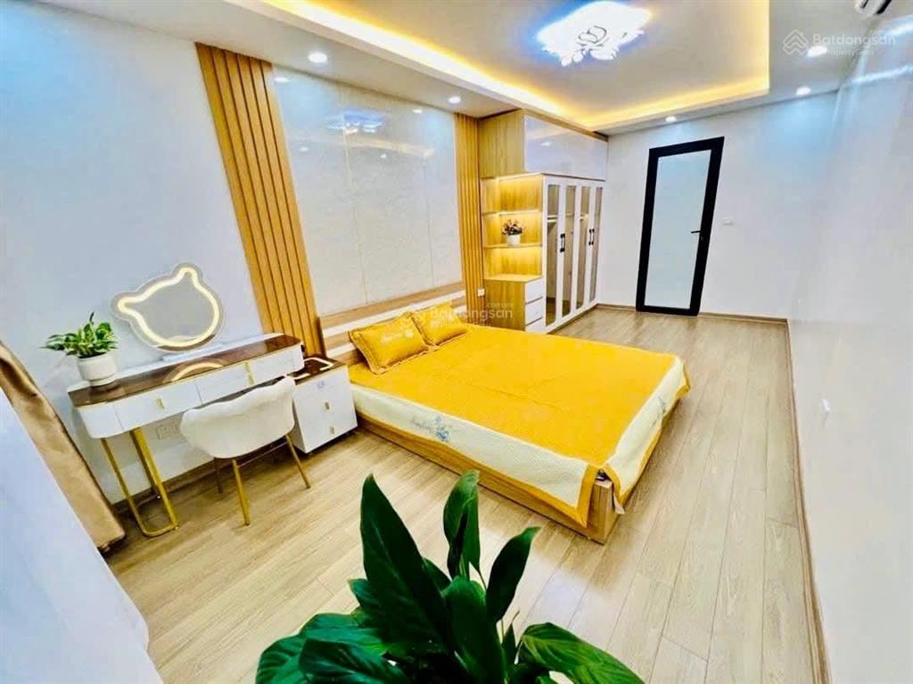 Bán nhà mặt ngõ 30m2 x 5 tầng phố trung phụng xã đàn hơn 8 tỷ