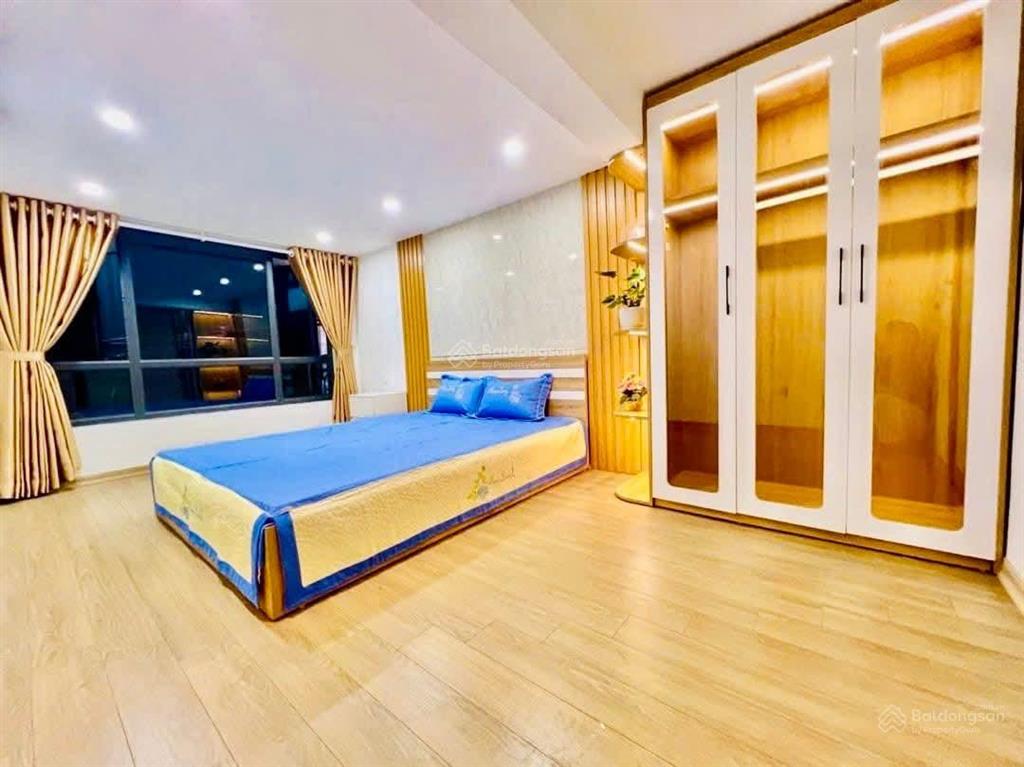 Bán nhà mặt ngõ 30m2 x 5 tầng phố trung phụng xã đàn hơn 8 tỷ