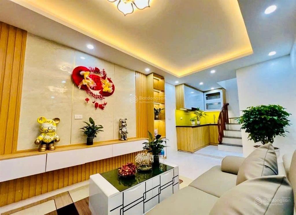 Bán nhà mặt ngõ 30m2 x 5 tầng phố trung phụng xã đàn hơn 8 tỷ