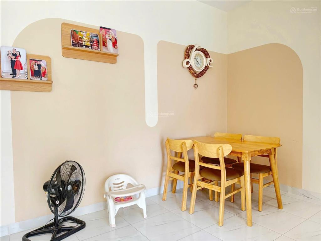 Căn góc đẹp gia tốt 2,9 tỷ có ban công rộng, gồm 2pn  2wc. dt 62m2.ssh08 kđt hà quang nha trang.