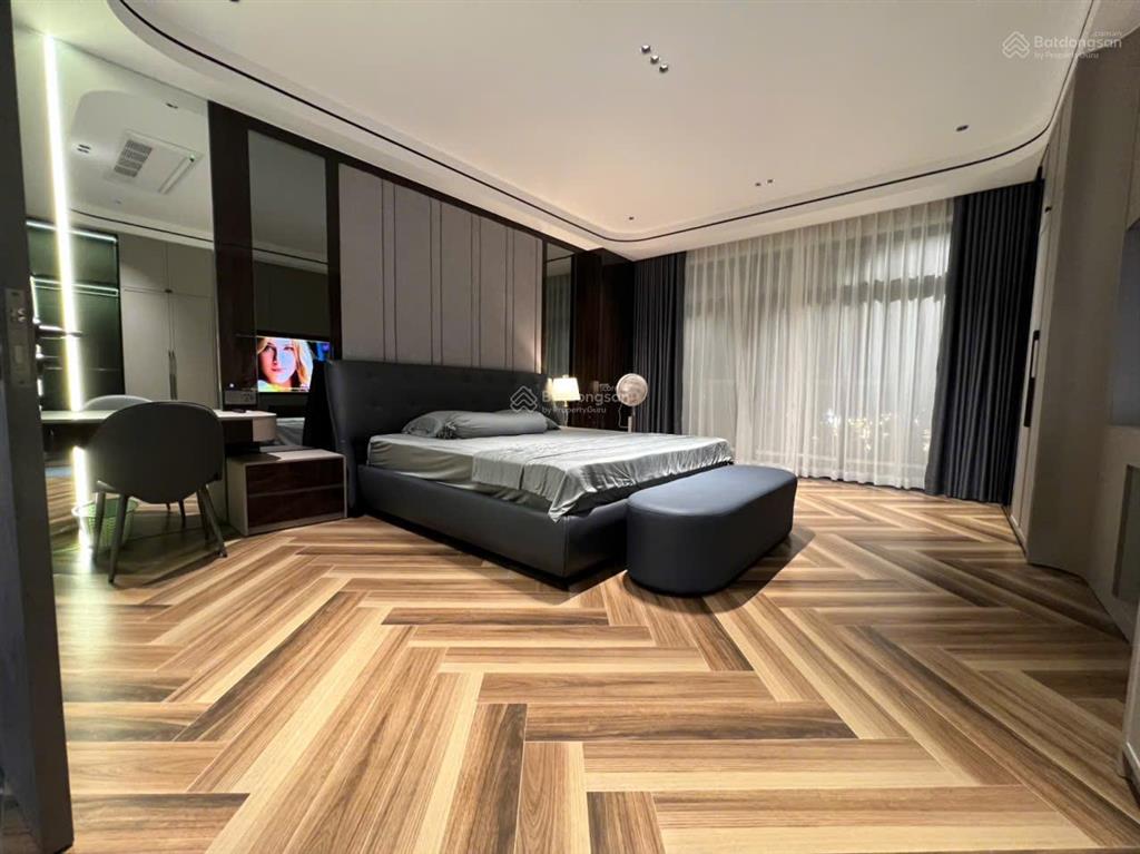 Nhà vip nhất khu gói 8 mỹ gia, đối diện hồ bơi, công viên, diện tích 100m ngang 5m, giá 12,8 tỷ