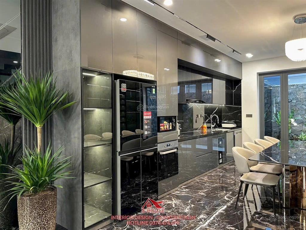 Nhà cực đep gói 8 kvg the capella mỹ gia nha trang, 10,5 tỷ, 100m2, 3pn, 4wc có bảo vệ nghiêm ngặc.