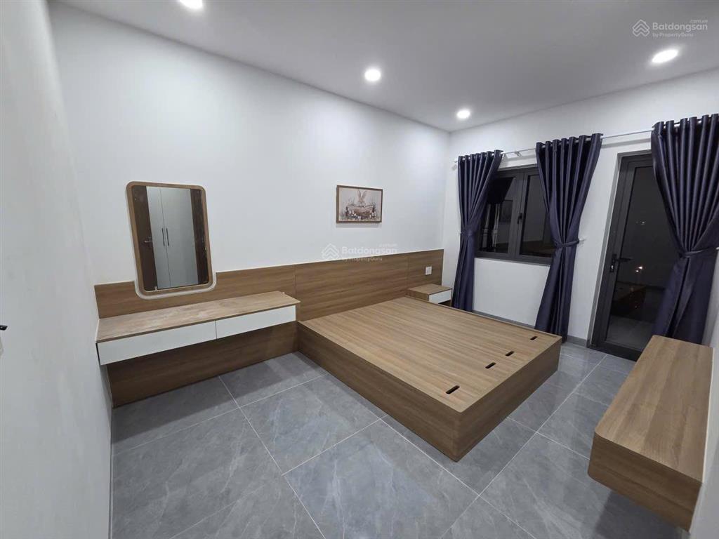 Nhà gói 5 mỹ gia nha trang có thang máy, đối diện công viên gần sông, 100m giá chỉ 9,8 tỷ.