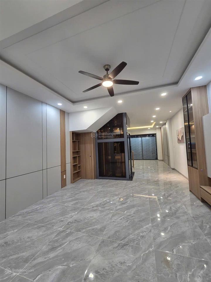 Nhà gói 5 mỹ gia nha trang có thang máy, đối diện công viên gần sông, 100m giá chỉ 9,8 tỷ.