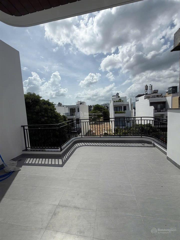 Bán nhà 3 tầng gói 4 kđt mỹ gia nha trang, 10,5 tỷ, 100m2 hàng hot, hướng nam hiếm, đường rộng 18m.