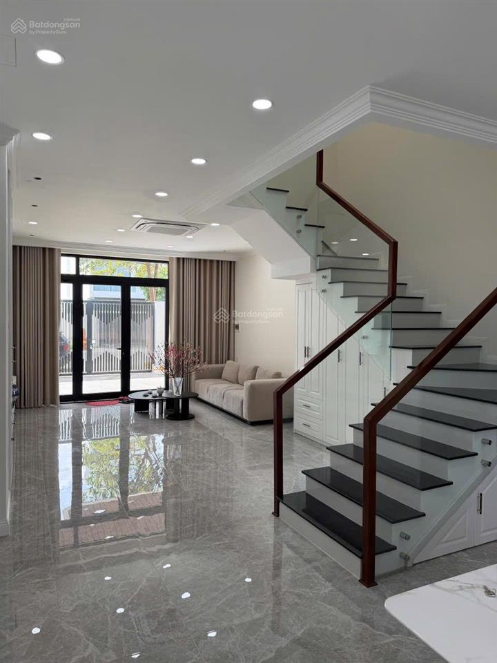 Bán nhà 3 tầng gói 4 kđt mỹ gia nha trang, 10,5 tỷ, 100m2 hàng hot, hướng nam hiếm, đường rộng 18m.