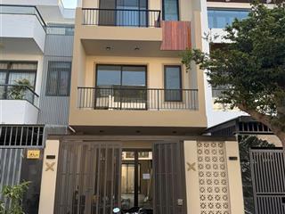 Bán nhanh căn đẹp tại gói 5 thái hưng mỹ gia nha trang, hướng tây nam đường rộng 14m giá 8 tỷ 880.