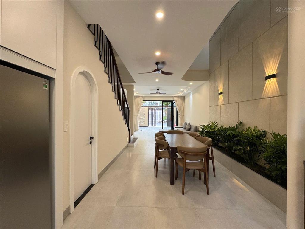 Bán nhanh căn đẹp tại gói 5 thái hưng mỹ gia nha trang, hướng tây nam đường rộng 14m giá 8 tỷ 880.