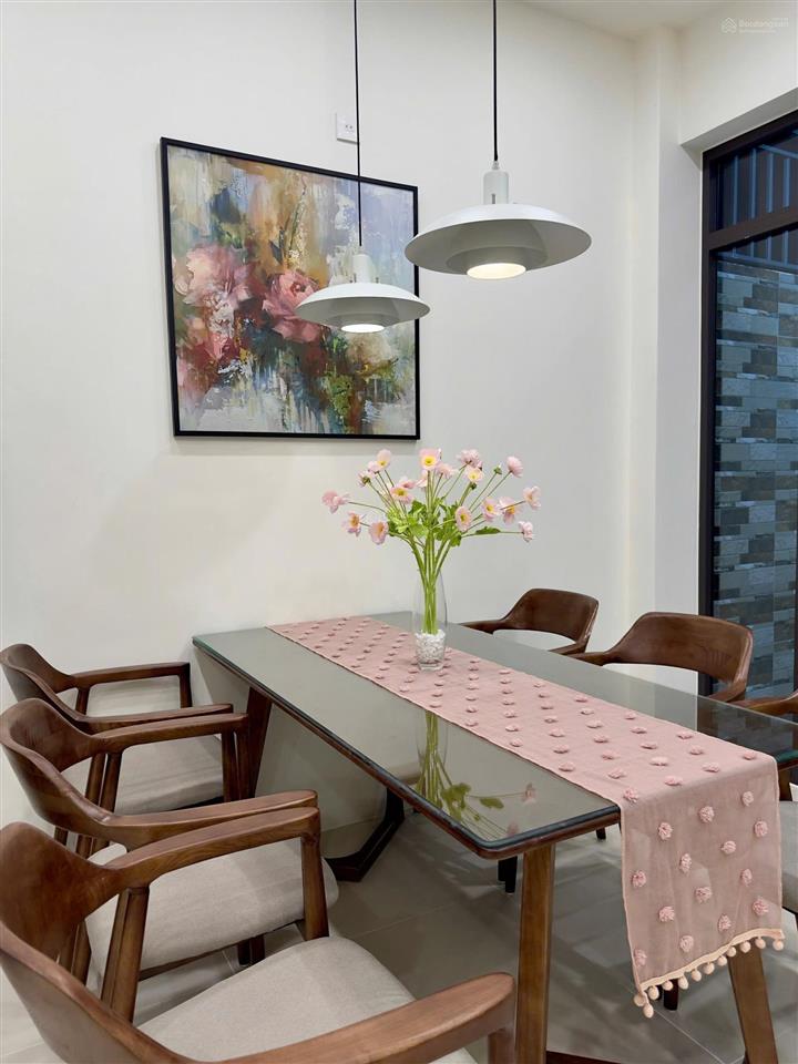 Căn hiếm gói 7 mỹ gia nha trang đối diện sân bóng để ở hoặc kinh doanh, hướng nam, giá 9,5 tỷ.