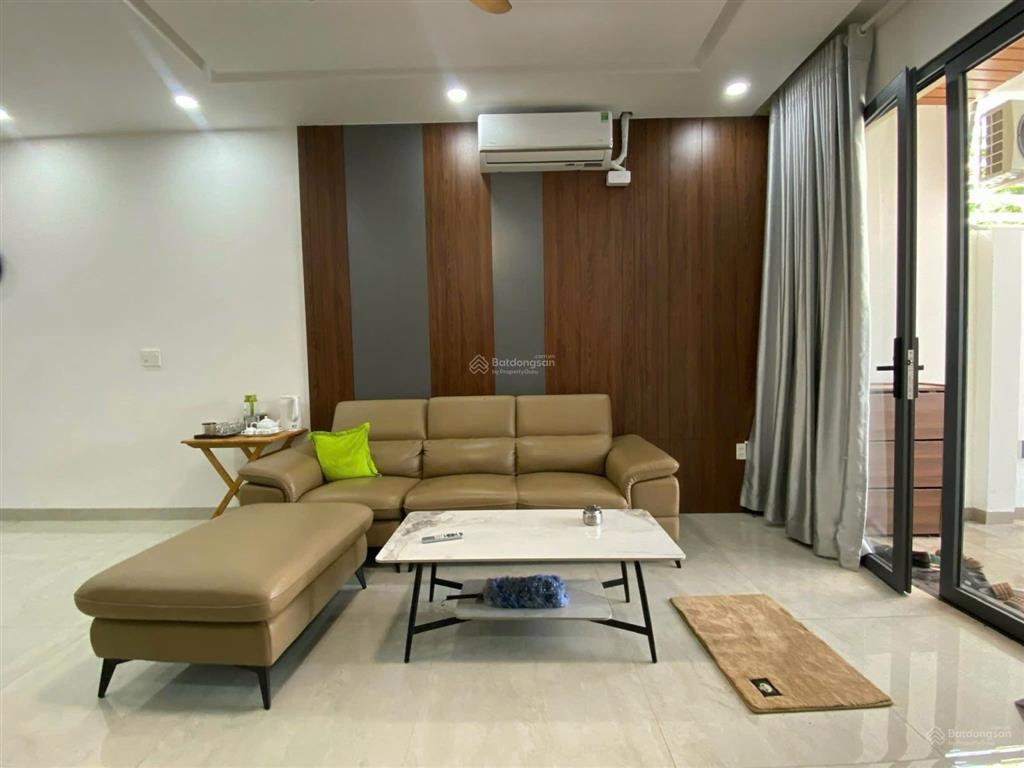 Cần bán nhà 3 tầng khu đô thị mỹ gia gói 7
dt 100m2 ngang 5m, hướng đông bắc ,giá 8,7 tỷ.