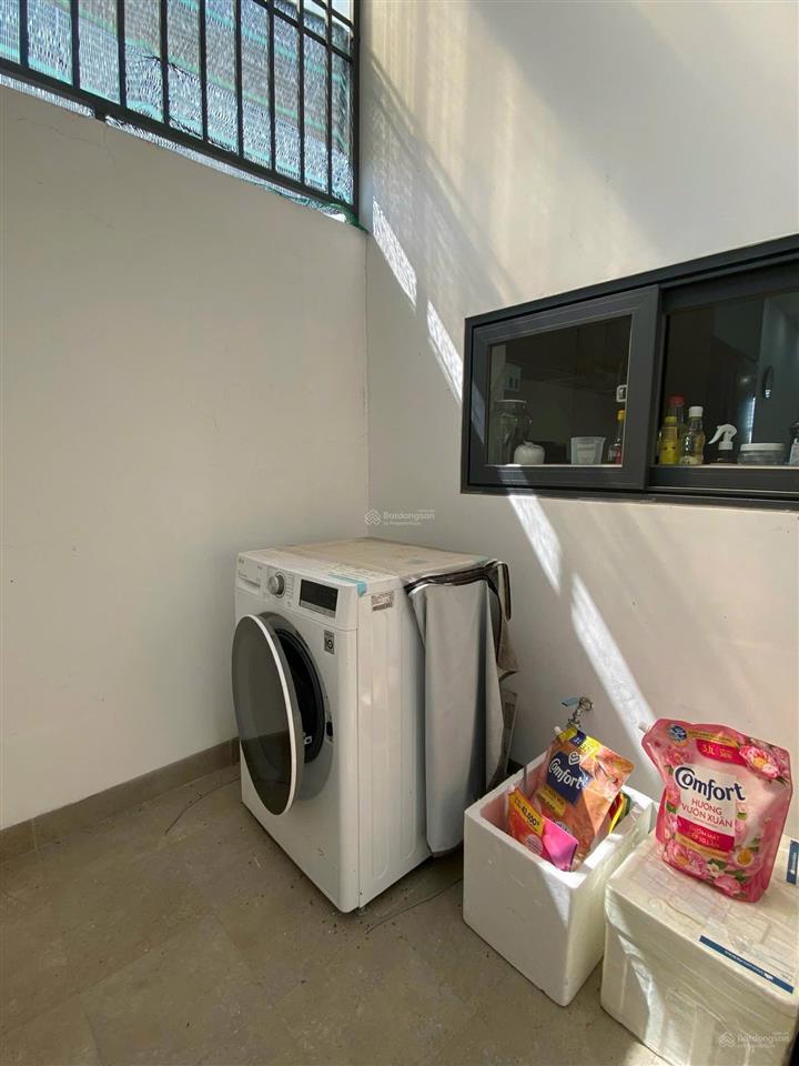 Cần bán nhà 3 tầng khu đô thị mỹ gia gói 7
dt 100m2 ngang 5m, hướng đông bắc ,giá 8,7 tỷ.