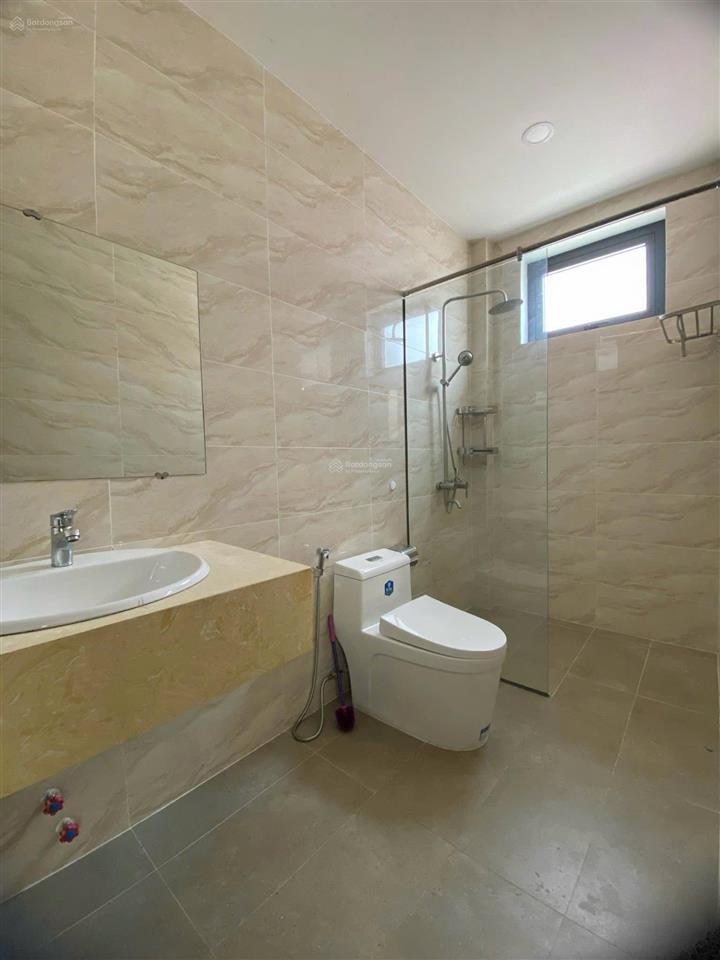 Cần bán nhà 3 tầng khu đô thị mỹ gia gói 7
dt 100m2 ngang 5m, hướng đông bắc ,giá 8,7 tỷ.
