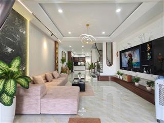 Bán nhà cực đẹp đối diện sân bóng gói 7 mỹ gia nha trang gần trục lớn võ nguyên giap, chỉ 9,3 tỷ.