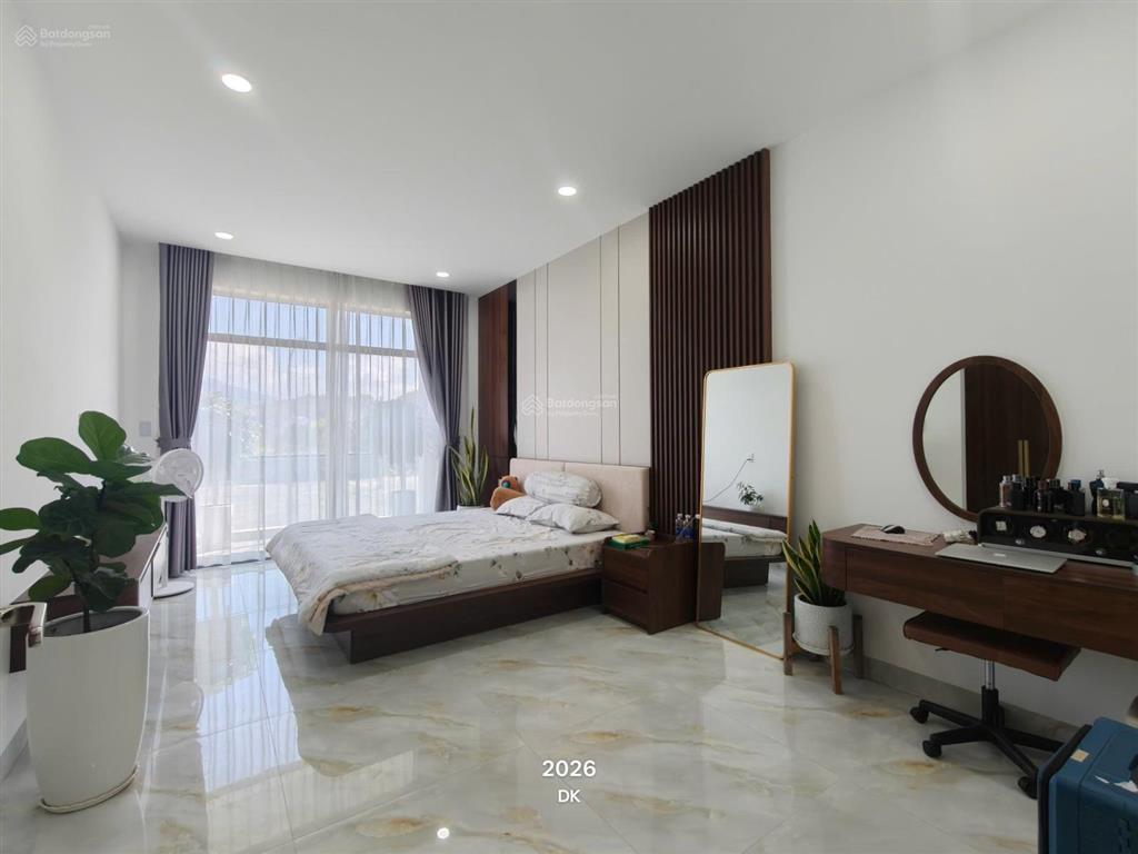Bán nhà cực đẹp đối diện sân bóng gói 7 mỹ gia nha trang gần trục lớn võ nguyên giap, chỉ 9,3 tỷ.