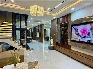 Bán nhà gói 5 mỹ gia có thang máy bằng kính, nội thất xịn hướng tây nam giá rẻ 9 tỷ 450.