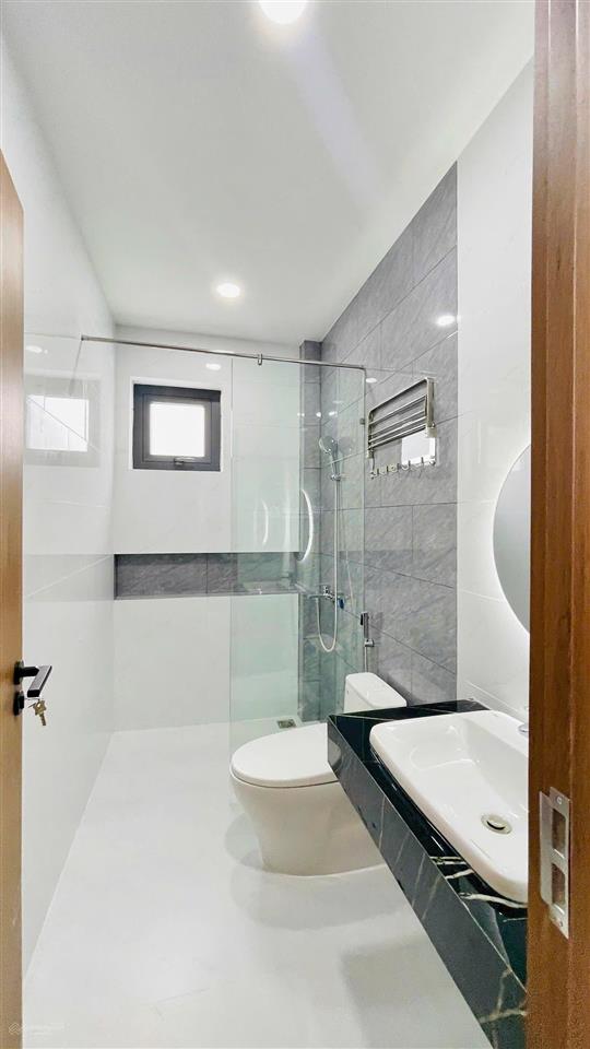 Bán nhà gói 5 mỹ gia có thang máy bằng kính, nội thất xịn hướng tây nam giá rẻ 9 tỷ 450.