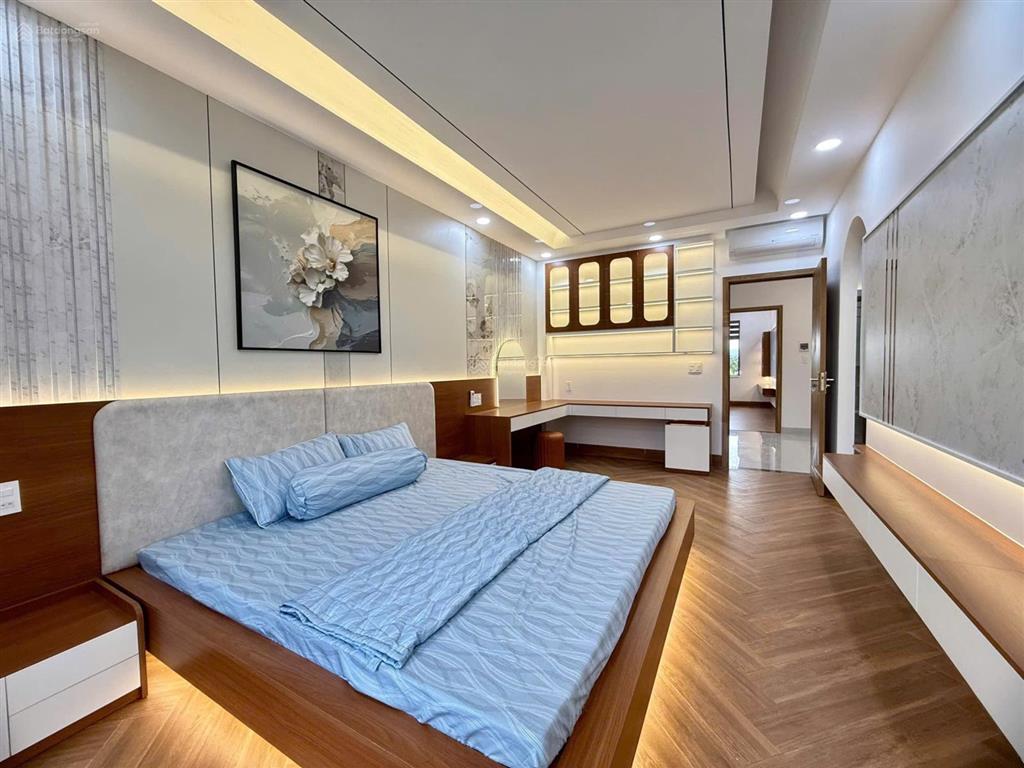 Nhà cực đẹp mới xây vào ở ngay không cần sửa sang, gói 3 mỹ gia nha trang chỉ 9 tỷ 250. hướng nam.