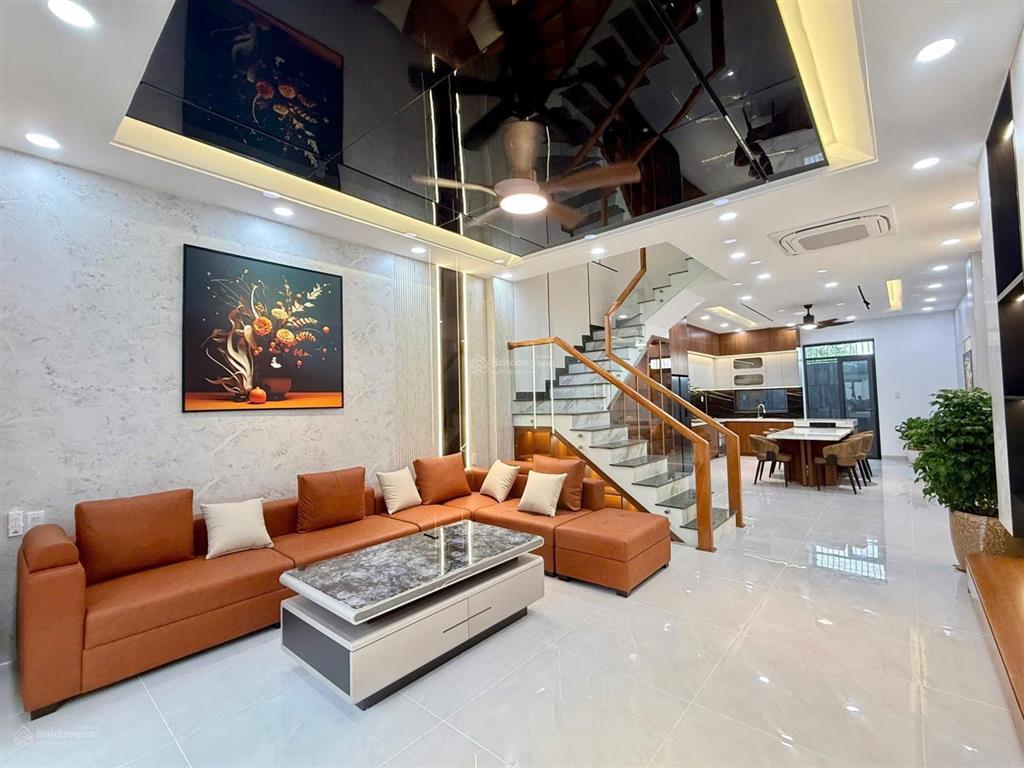Nhà cực đẹp mới xây vào ở ngay không cần sửa sang, gói 3 mỹ gia nha trang chỉ 9 tỷ 250. hướng nam.