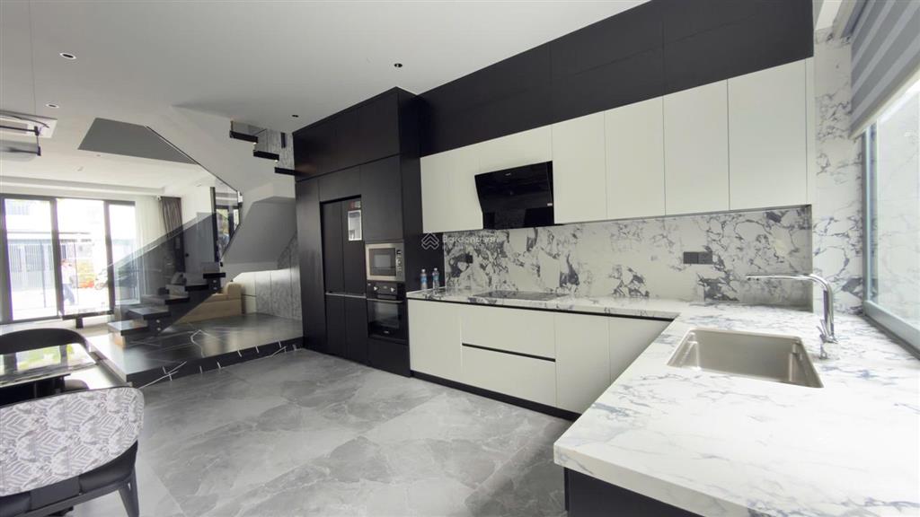 Nhà cực đẹp mới xây vào ở ngay không cần sửa sang, gói 7 mỹ gia nha trang chỉ 8 tỷ 450. hướng nam