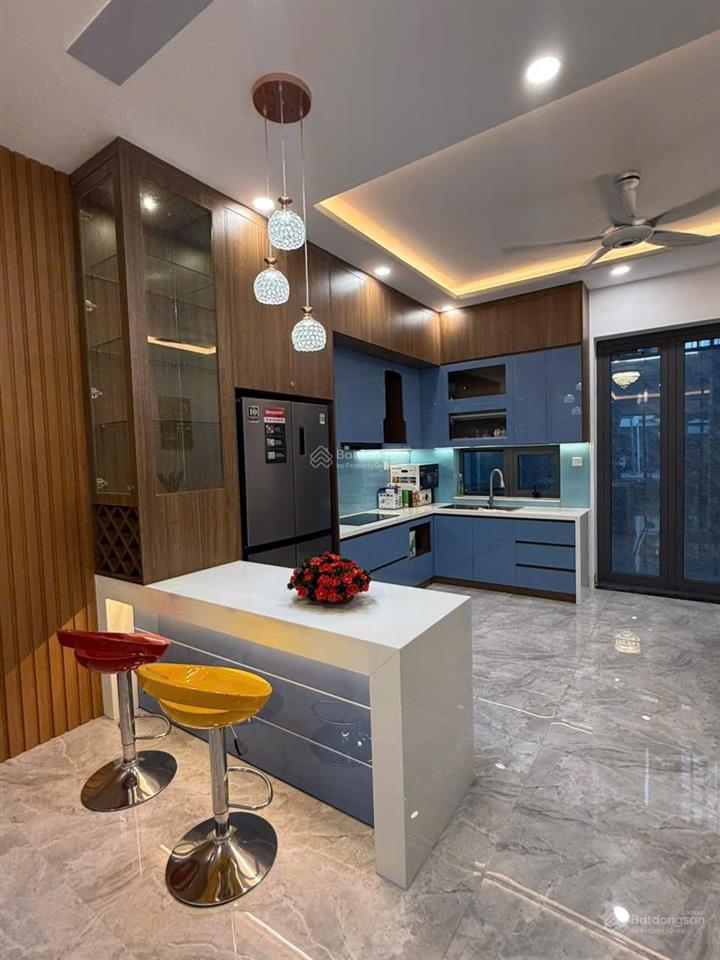 Căn hiếm nội thât sịn giá tại đường 71 gói 8 mỹ cách khu hồ bơi vài bước chân, hướng đb,giá 9 tỷ595