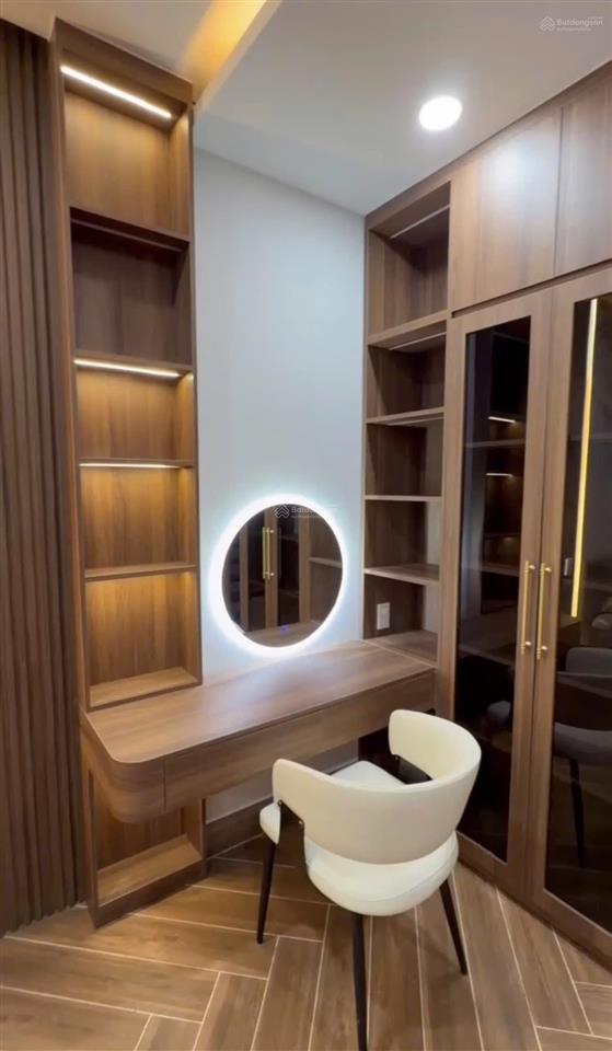 Bán nhà gói 7 đường lớn số 16 rộng 27 met đối diện dãy shophouse gói 8 ,hướng tây bắc giá 10,5 tỷ