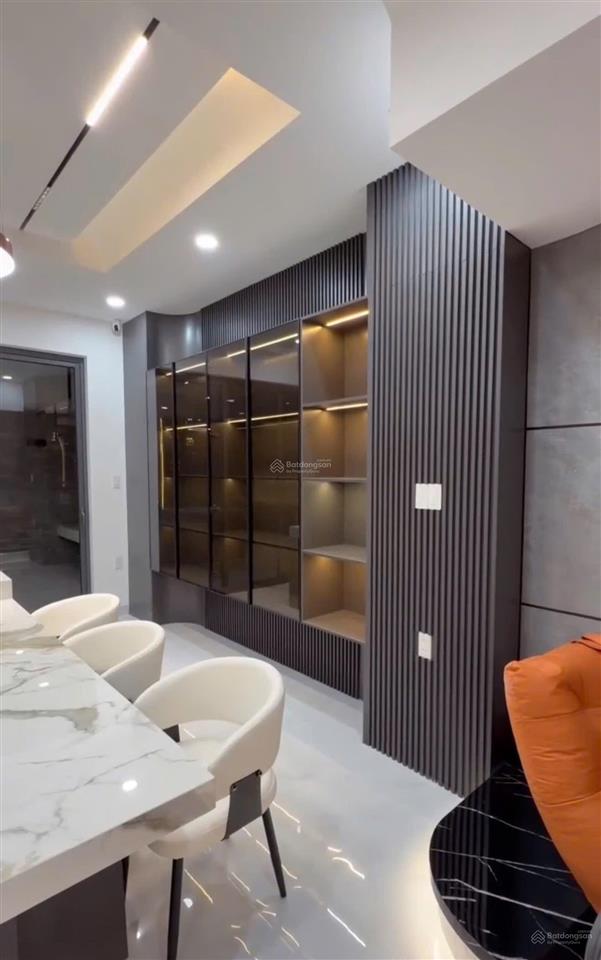 Bán nhà gói 7 đường lớn số 16 rộng 27 met đối diện dãy shophouse gói 8 ,hướng tây bắc giá 10,5 tỷ