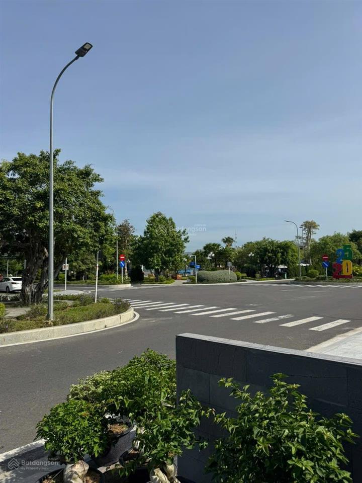 Căn giá tốt view công viên hồ bơi gói 8  mỹ gia  nha trang, cho thuê 42 tr/ thag giá 10,9 tỷ.