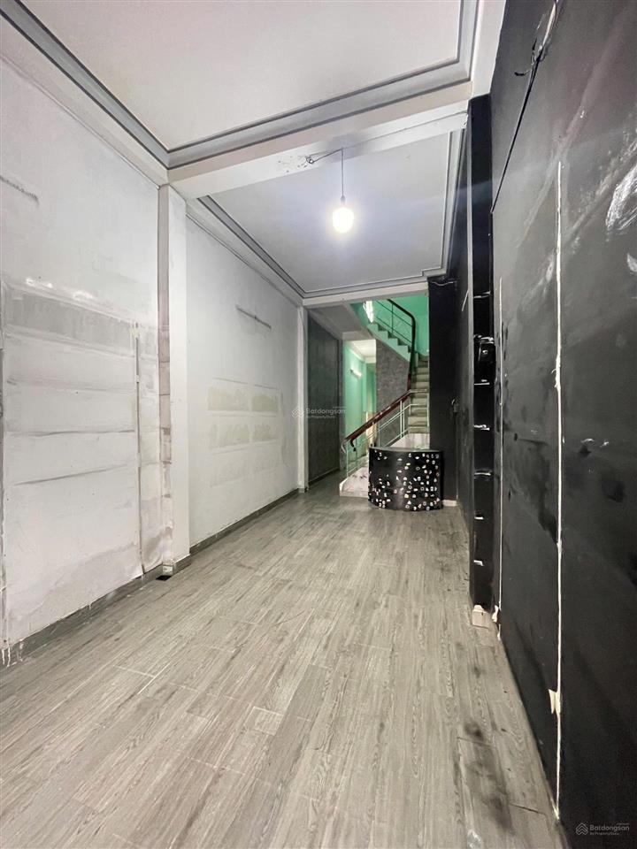 Bán nhà 3 tầng mặt tiền trần nguyên hãn.phù hợp ở và kinh doanh.dt 53,4m2 hướng tb, giá 6,7 tỷ.