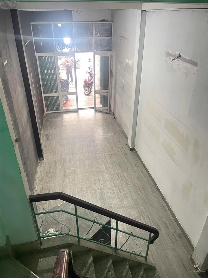 Bán nhà 3 tầng mặt tiền trần nguyên hãn.phù hợp ở và kinh doanh.dt 53,4m2 hướng tb, giá 6,7 tỷ.